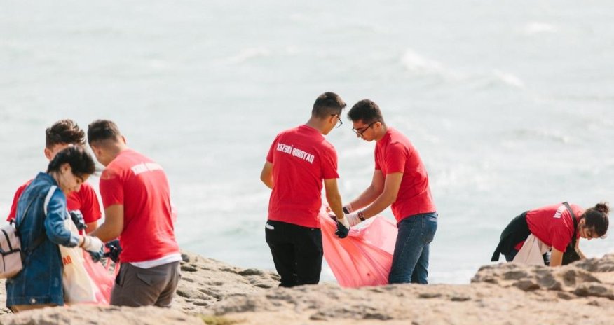 Bakıda “Xəzəri qoruyaq!” adlı kütləvi ekoloji aksiya keçirilib