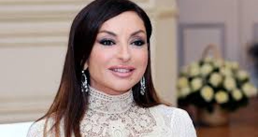 Mehriban Əliyeva Əməkdar artistə ev hədiyyə etdi