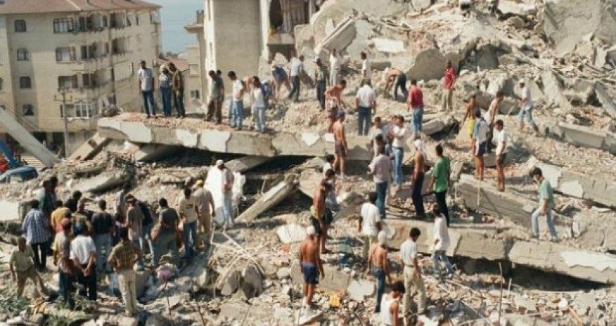 İstanbuldakı zəlzələnin — ANBAAN VİDEOSU