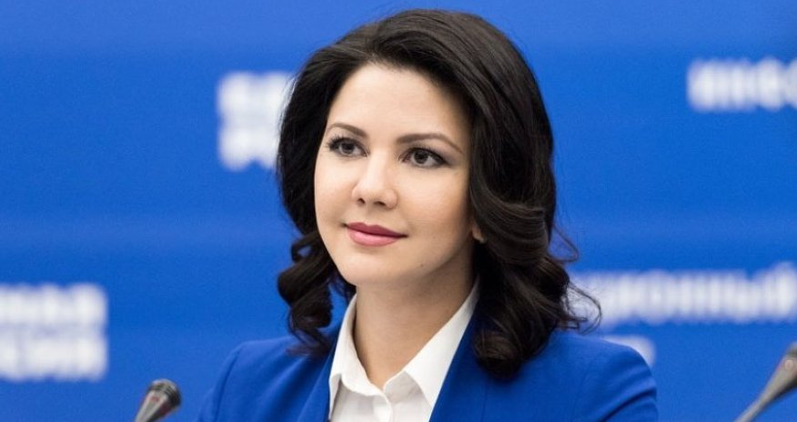 FTB deputatı aeroportda saxlayıb dindirdi, restoranda görüş təklif etdi