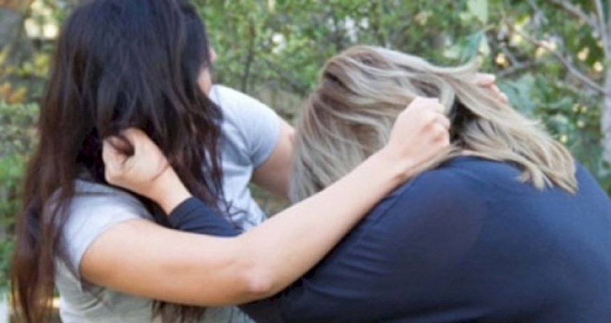 Bakının mərkəzində biabırçılıq - Translar müştəriyə görə əlbəyaxa oldu - VİDEO