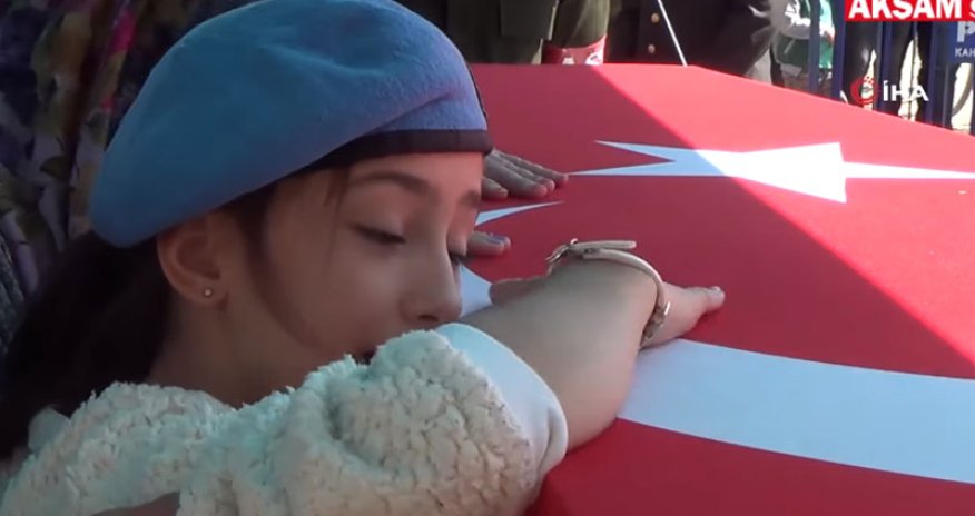 Şəhid qızı atasının dəfn mərasimində elə sözlər dedi ki... (VİDEO)