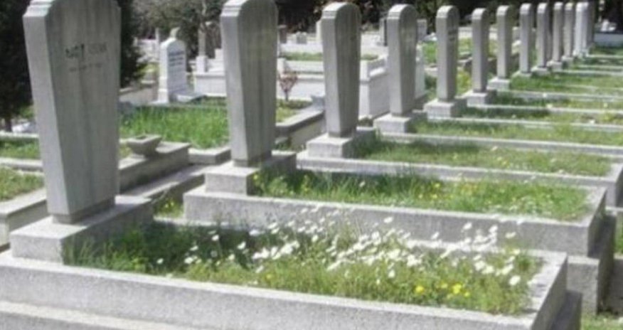 Dəfnindən 7 saat sonra evinə qayıtdı