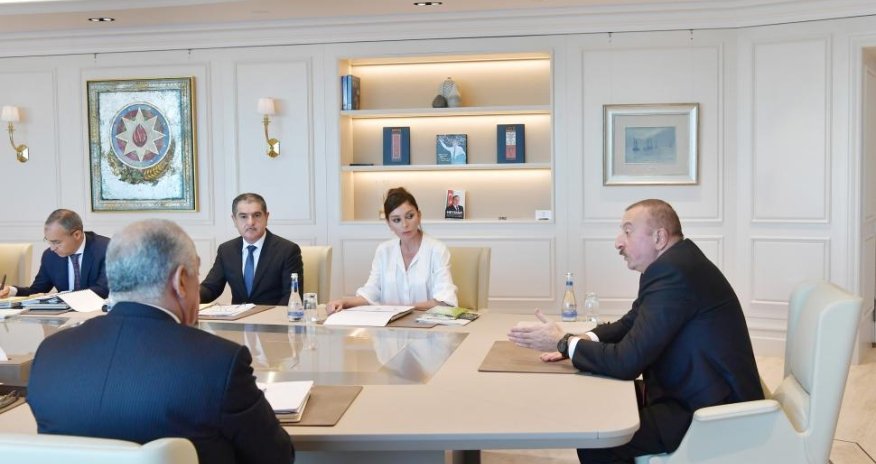 При Президенте Ильхаме Алиеве прошло экономическое совещание 