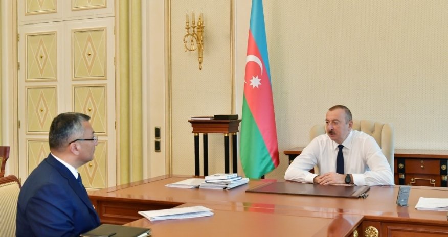Президент Азербайджана принял председателя Госкомитета по делам беженцев и вынужденных переселенцев