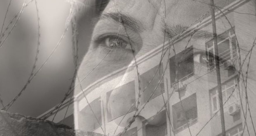 Oğlu ilə birlikdə ərini öldürən qadın: Elə bilirdim, ancaq kişiləri həbs edirlər - VİDEO