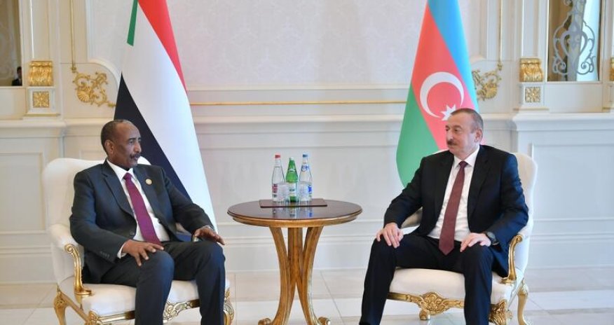 Azərbaycan Prezidenti sudanlı həmkarı ilə görüşdü - FOTO