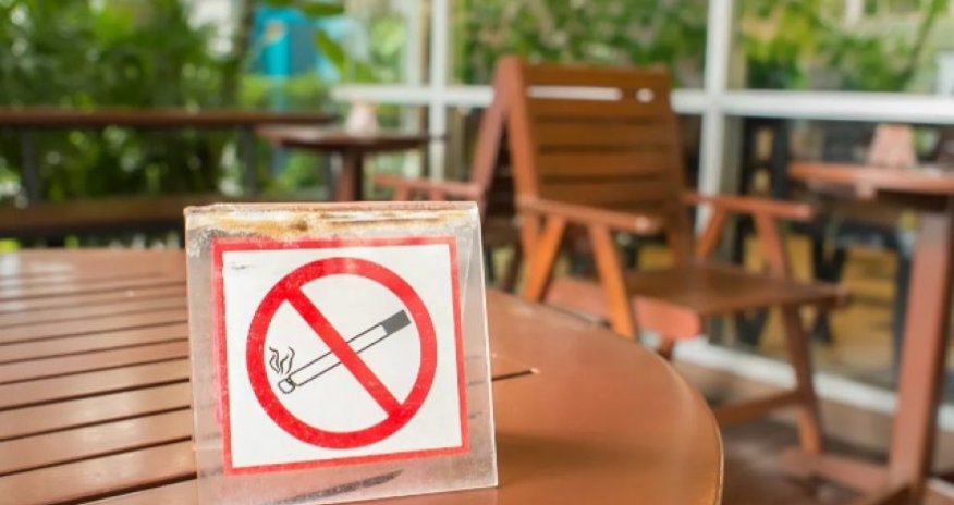 В Австрии запретили курить в барах и ресторанах