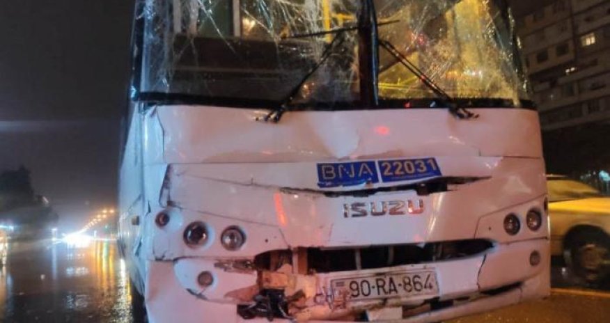 Bakıda iki avtobus toqquşub, yaralılar var - FOTO