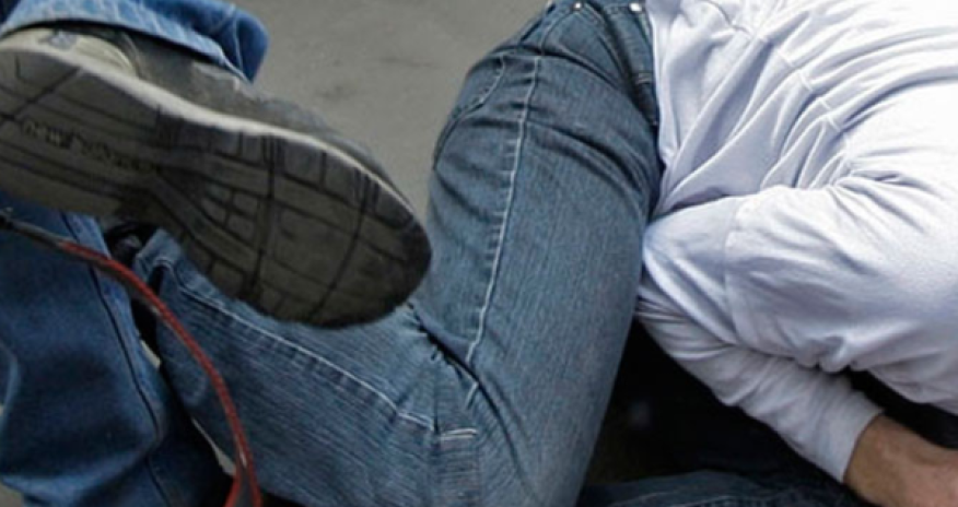 Bakıda ata və oğulu bıçaqladılar