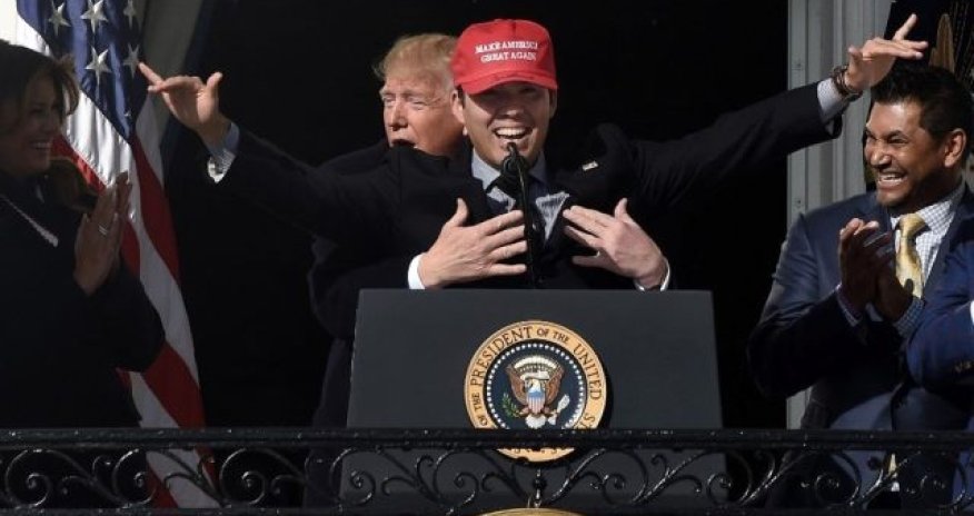 Trampın beysbolçunu qucaqlaması  gündəm oldu