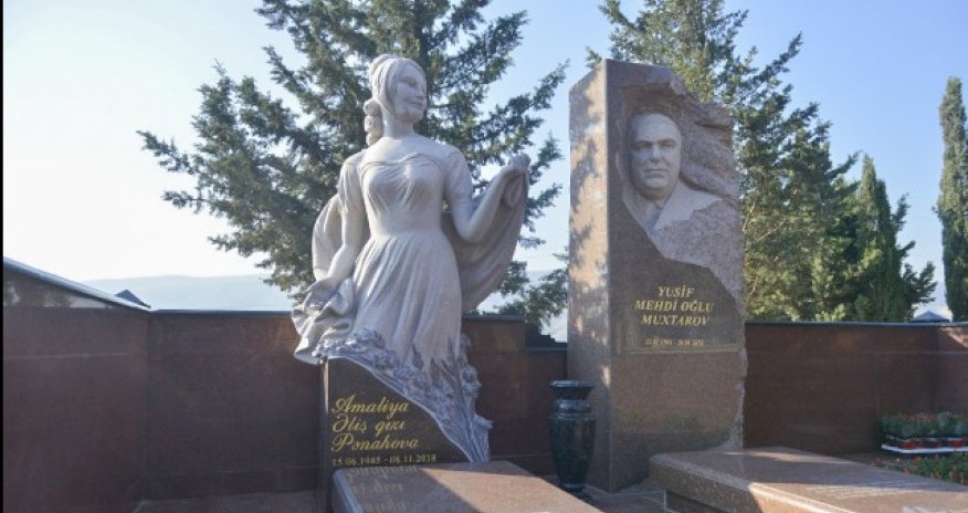 Amaliya Pənahovanın abidəsi ucaldıldı - Foto