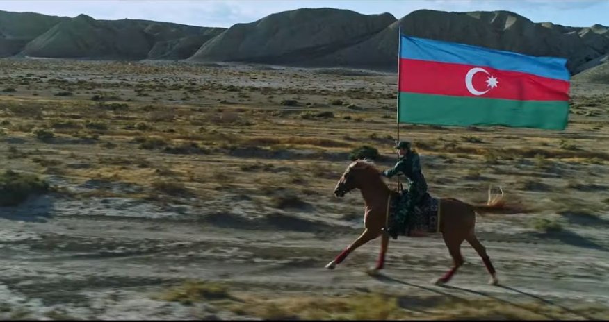 Президент Азербайджана разместил публикацию в facebook в связи с Днем государственного флага