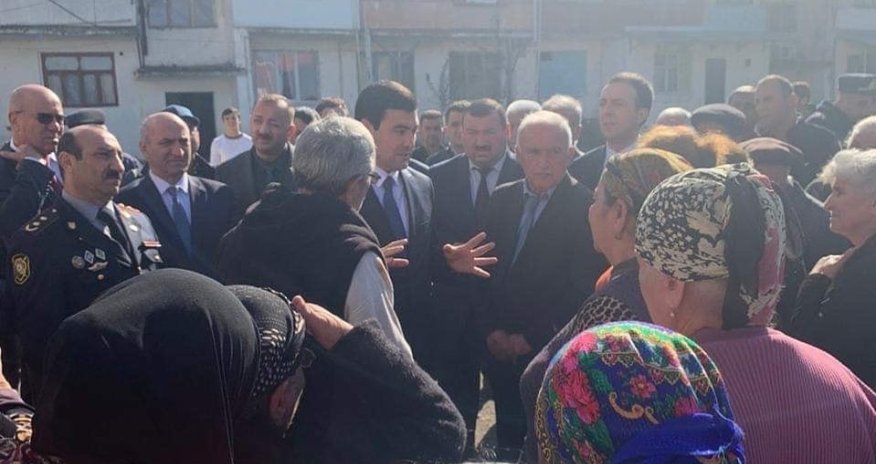 Yeni icra başçısı küçədə sakinlərlə görüşdü