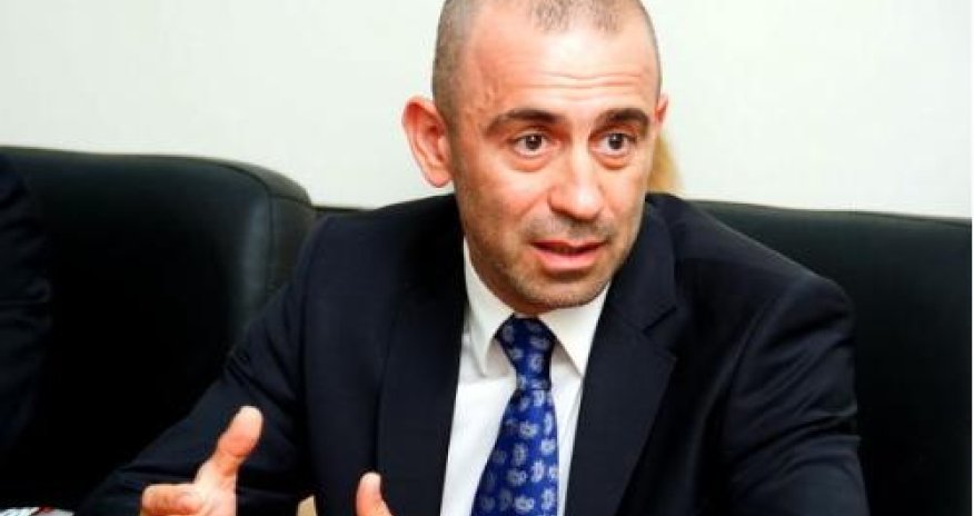 Vahid Mustafayev bu nazirliyə 50 min manatlıq qiymətli saatlar SATDI