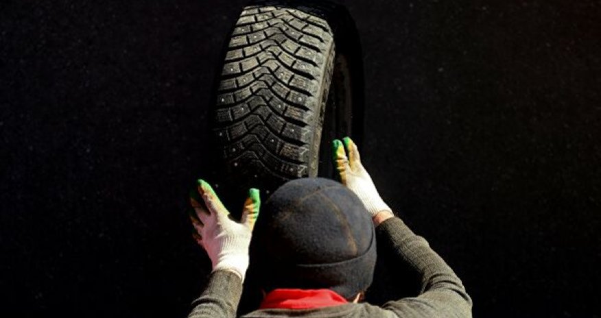 Названы основные ошибки при сезонной смене колес