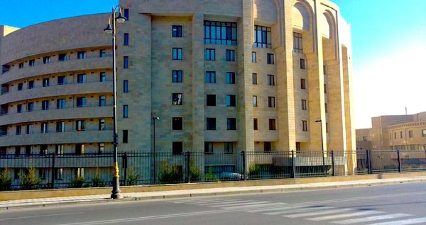 Dövlət xəstəxanasında korrupsiya baş alıb gedir