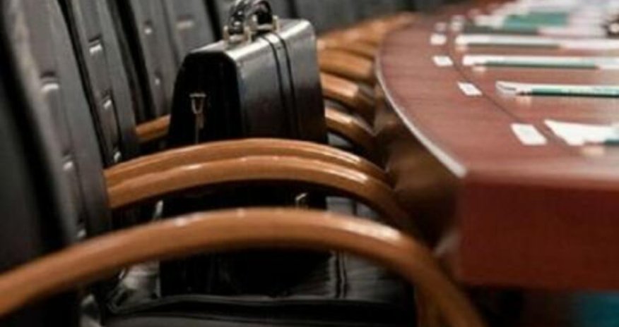 Daha bir nazir İSTEFA VERDİ