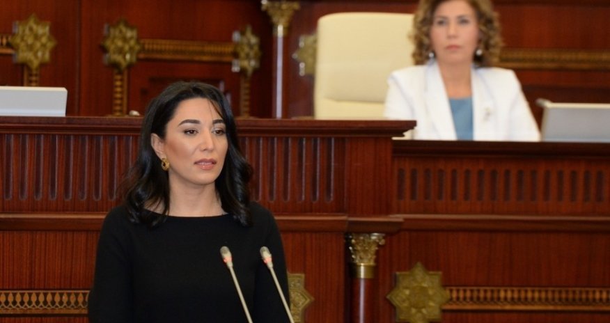 Новый омбудсмен Азербайджана представлена коллективу