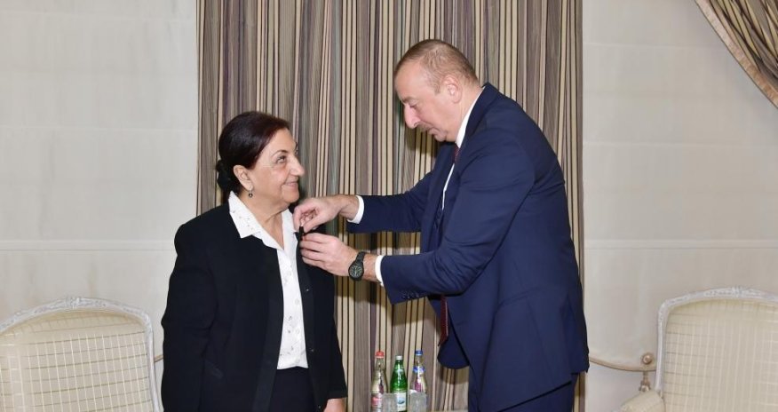 Президент Ильхам Алиев вручил Диляре Сеидзаде орден «Шараф»