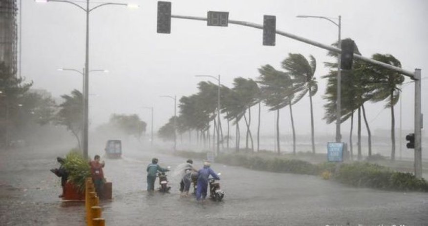 Жертвами тайфуна на Филиппинах стали 17 человек - ФОТО