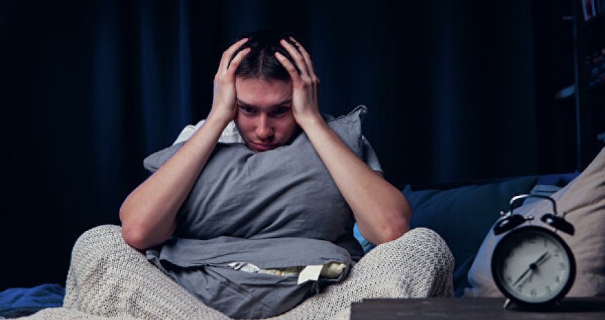 Ученые назвали опасность недосыпа и переизбытка сна