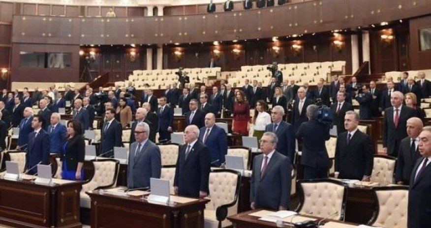 Milli Məclisin adı dəyişdirilsin! - Ziyalılardan maraqlı TƏKLİF