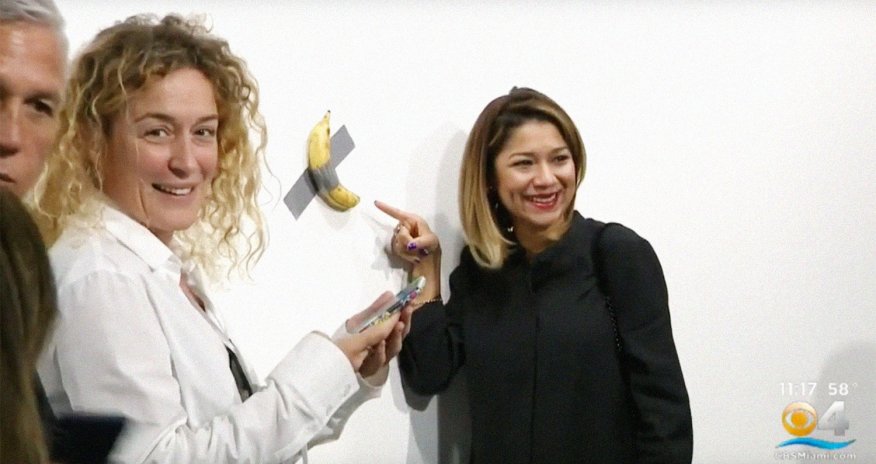 Приклеенный к стене банан продали за 120 тысяч долларов