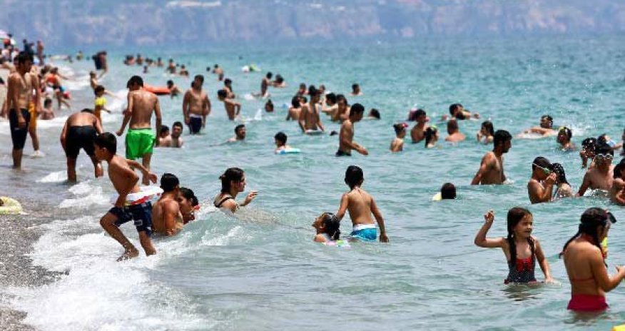 Müsəlman qadınlar üçün çimərlik paltarı hazırlanıb - Fotolar