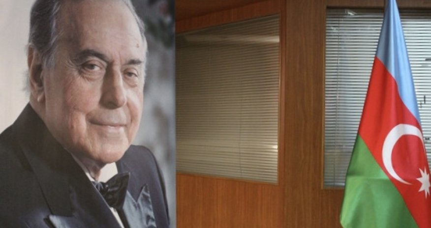 В Тбилиси состоялась церемония почитания памяти Гейдара Алиева