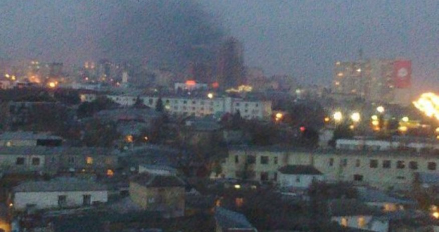 В Баку горит 