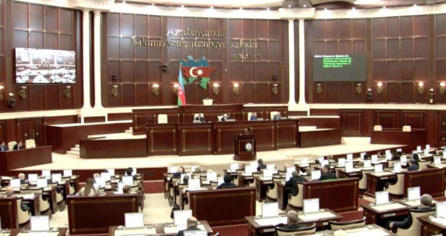 Dövlət orqanlarında vəzifə tutan deputatlar yenə namizəd olacaqlar?..
