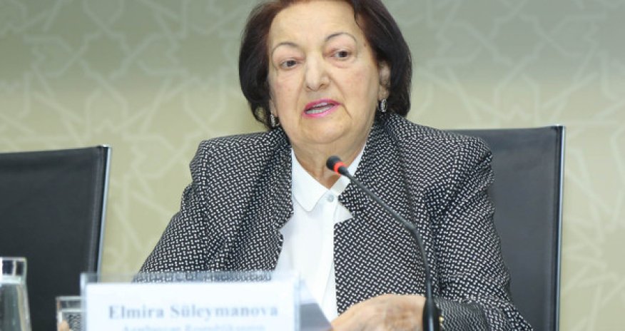 Президент Ильхам Алиев наградил Эльмиру Сулейманову