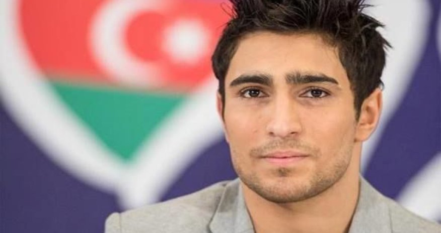 ABŞ-da kuryerlik edən Fərid Məmmədov amerikalı müğənni ilə konsert verdi - FOTO