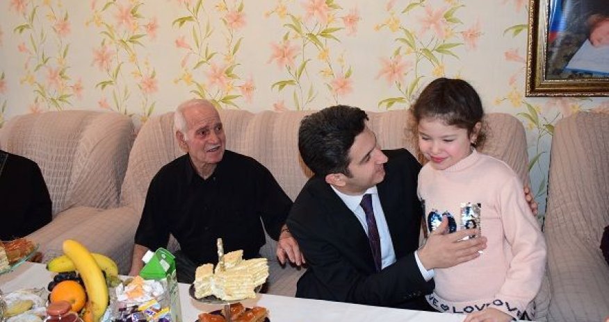Daha bir icra başçısı şəhid ailəsini ziyarət etdi - FOTOLAR
