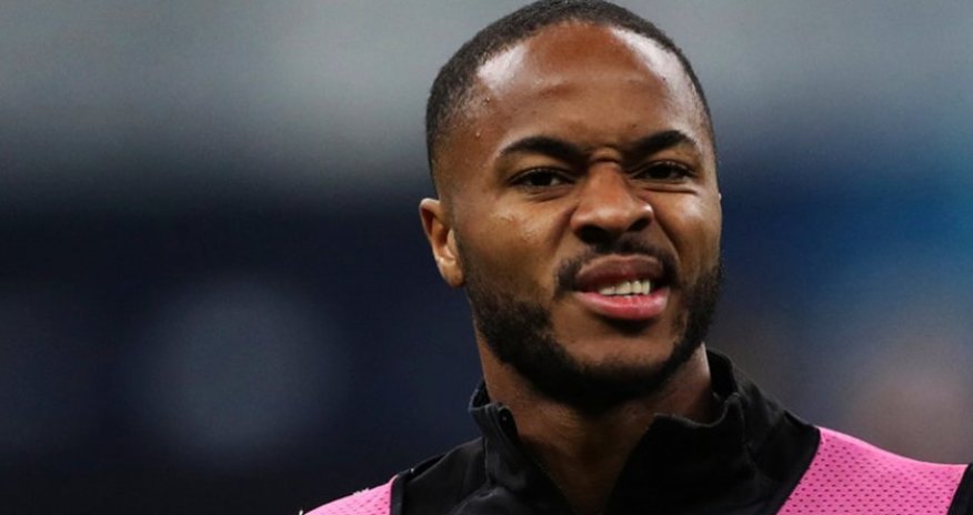 Болельщик бросил фляжку в форварда «Манчестер Сити»