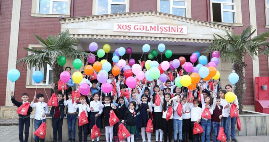 По инициативе Лейлы Алиевой проживающим в регионах детям доставили новогодние подарки