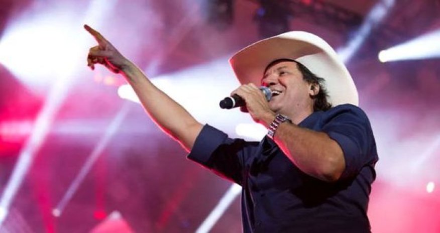 Müğənni Yeni il gecəsində səhnədə vəfat etdi