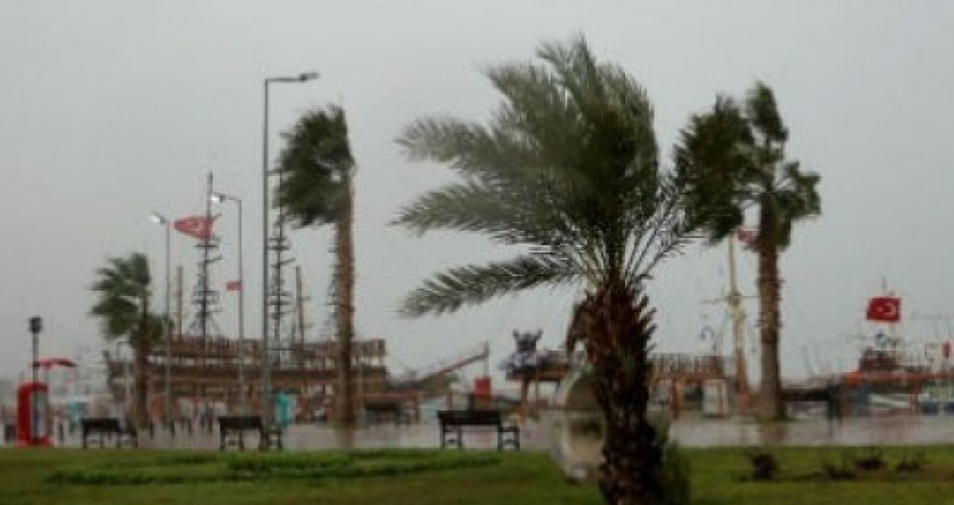 Стамбул накрыл циклон