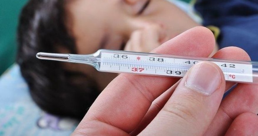В Азербайджане школьник скончался из-за высокой температуры