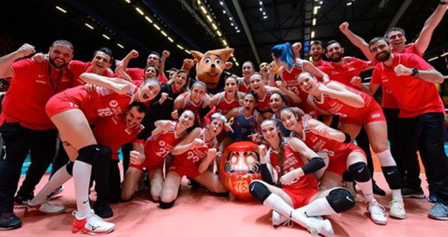 Türkiyə millisini təhqir etdi, bələdiyyədən kənarlaşdırıldı