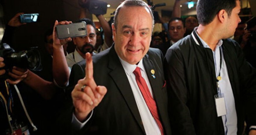 Новый президент Гватемалы разорвал отношения с Венесуэлой