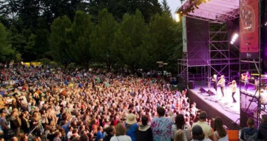 SON DƏQİQƏ: Məşhur sənətçi səhnədə öldü – Son nəfəsini verməzdən əvvəl üzr istədi (VİDEO)