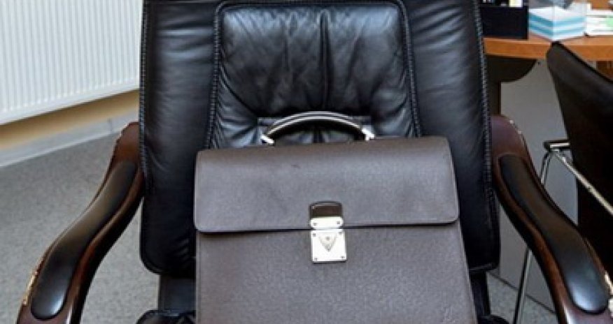 Daha bir yüksək vəzifəli şəxs işdən çıxarıldı - MÜƏMMALI SƏBƏB FOTOLAR