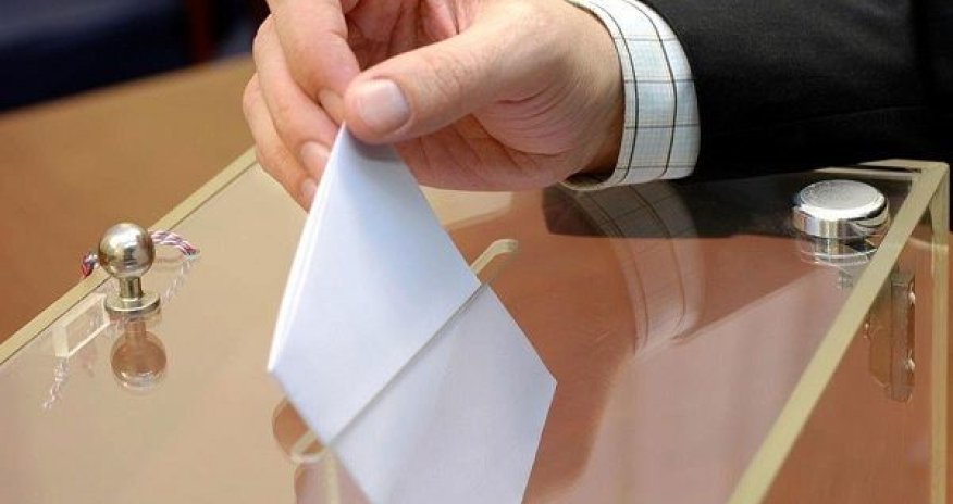 İki icra başçısının seçki oyunbazlığı: Şəxsiyyət vəsiqələri toplanır