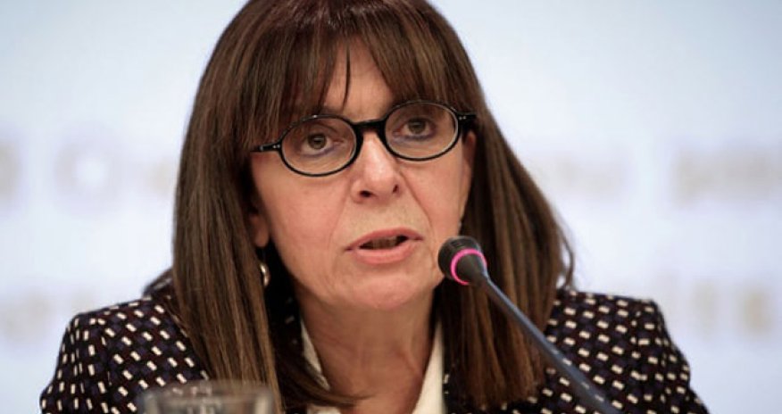 Yunanıstanda ilk dəfə qadın prezident seçildi