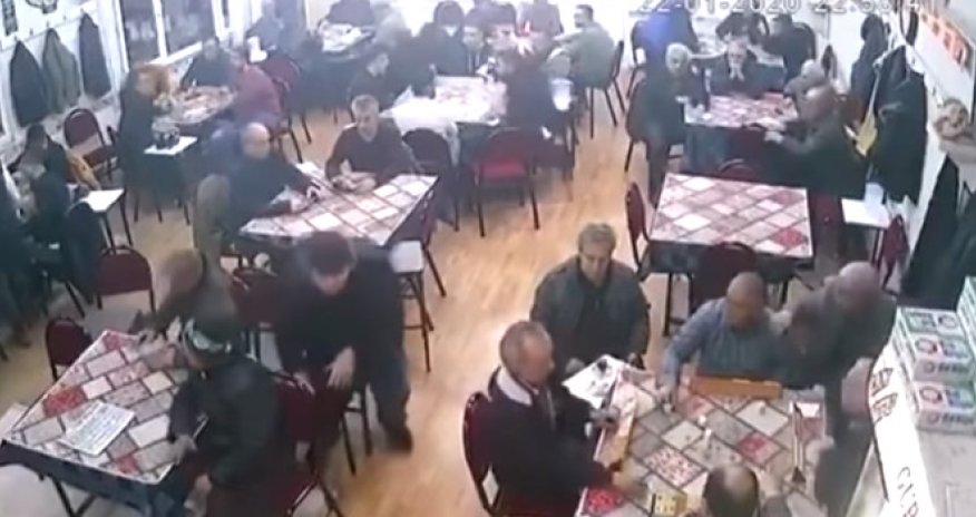 Türkiyədə dağıdıcı zəlzələ anının görüntüləri - VİDEO