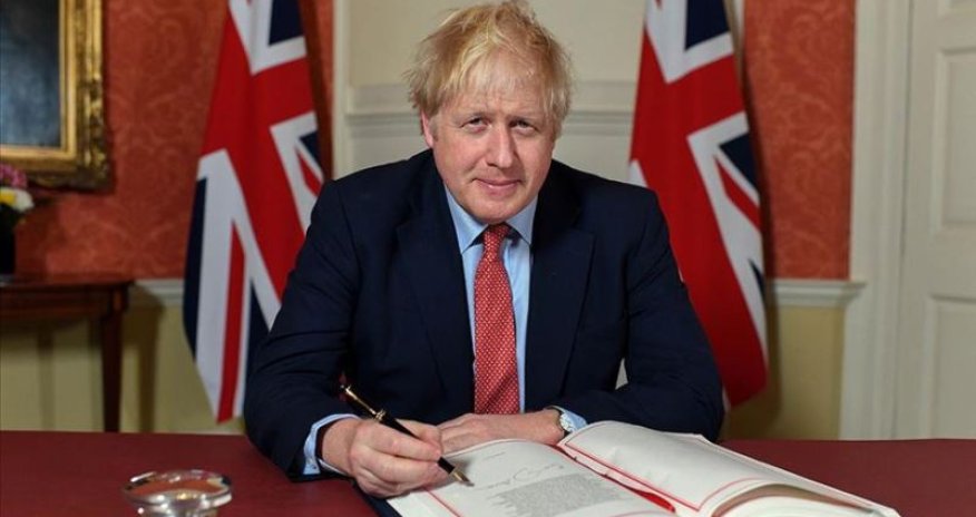 Conson Brexit sazişini imzaladı