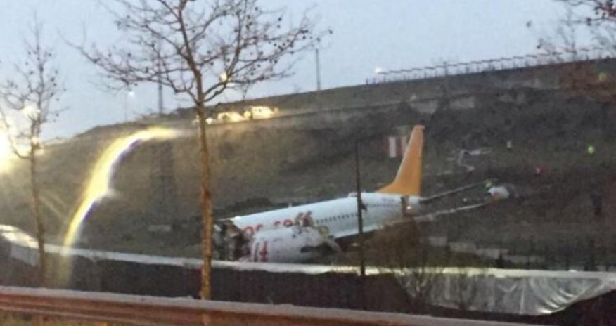 İstanbulda baş verən təyyarə qəzasından ANBAAN VİDEO