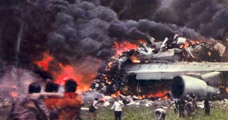 Dəhşətli təyyarə qəzası, 310 nəfər diri-diri yanıb – FOTOLAR